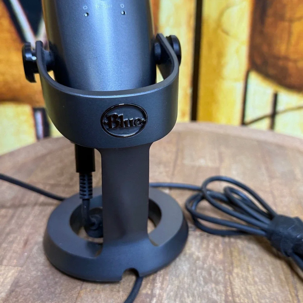 Blue Yeti Microphone A00098 Studio Condenser Black Excellent USB Streaming Mic